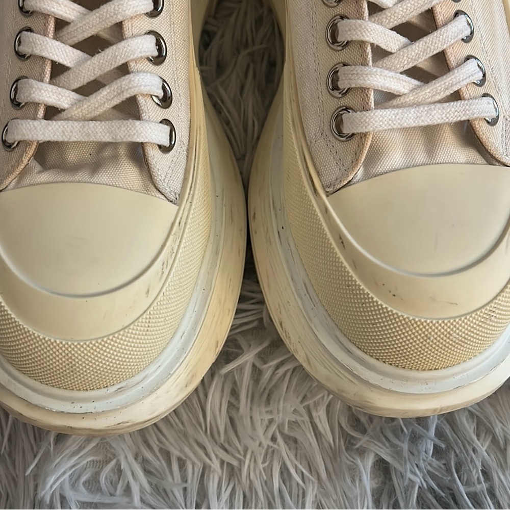 Alexander McQueen Tread Slick Women's Sneakers - Picture 7 of 10